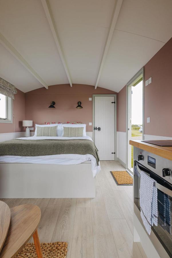 Camping Barley Shepherd Hut - Snettisham Meadows *