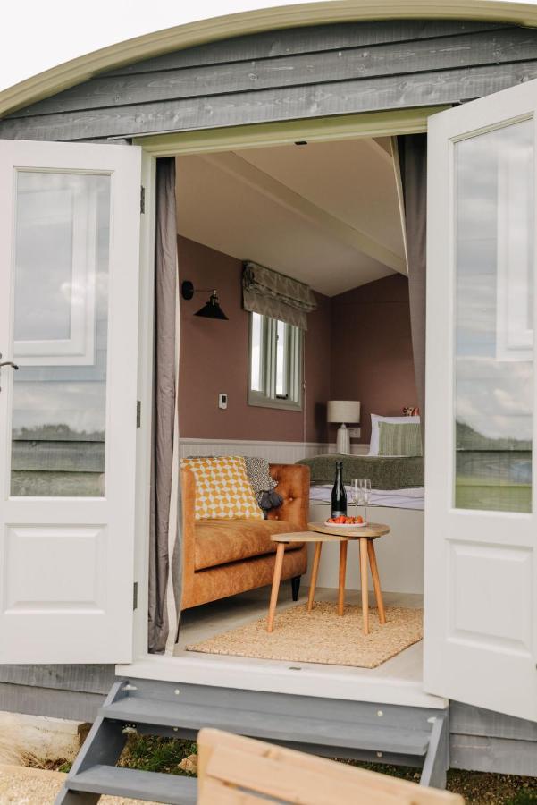 Barley Shepherd Hut - Snettisham Meadows Campsite *