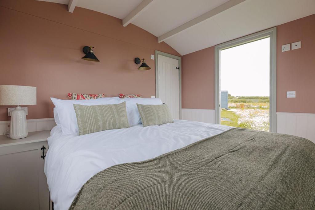 Campsite Barley Shepherd Hut - Snettisham Meadows King's Lynn